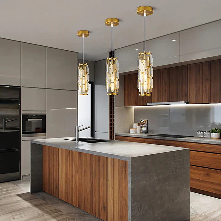 Utilize lustres na decoração da sua cozinha pequena